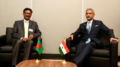 পররাষ্ট্র উপদেষ্টা মো. তৌহিদ হোসেন ও ভারতের পররাষ্ট্রমন্ত্রী এস জয়শংকর (ফাইল ছবি)