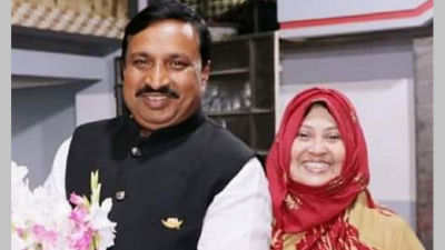 আদালত নিজাম উদ্দিন হাজারীর স্ত্রী নূরজাহান বেগমের ফ্ল্যাট, জমি ও ভবন জব্দের আদেশ দিয়েছেন।