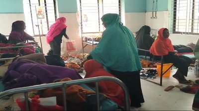 অসুস্থরা হাসপাতালে চিকিৎসা নিচ্ছেন