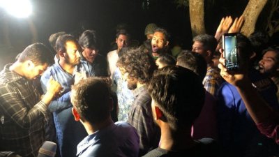 এমপি মেজর জেনারেল (অব.) সালাহউদ্দিন মিয়াজি অবরুদ্ধ