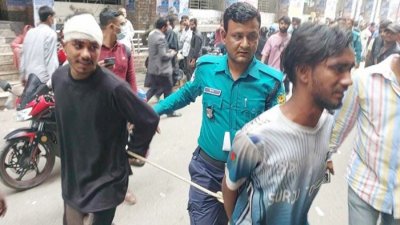 পুলিশের হেফাজতে দুই আসামি