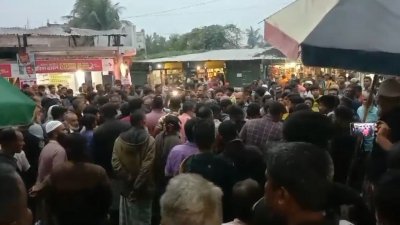 বাগেরহাটের কচুয়া উপজেলার ধোপাখালী ইউনিয়ন বিএনপির কমিটি গঠনকে কেন্দ্র করে দলীয় নেতাকর্মীদের মধ্যে সংঘর্ষ