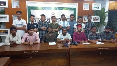 কমিটি থেকে পদত্যাগকারীরা সংবাদ সম্মেলন করেছেন