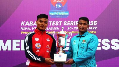 ট্রফি উন্মোচন অনুষ্ঠানে দুই অধিনায়ক