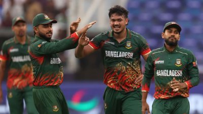 তাসকিনের উইকেট উদযাপন