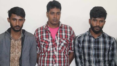 গ্রেফতার তিন আসামি