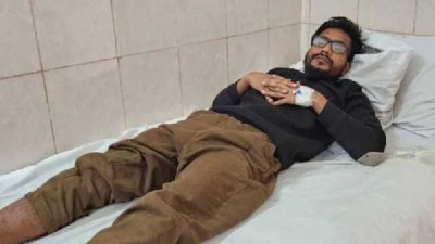 আহত কবিরুল ইসলাম জয়কে হাসপাতালে ভর্তি করা হয়েছে