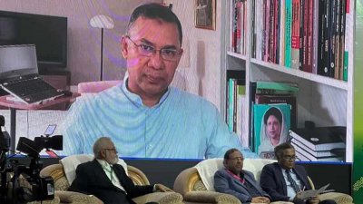 কর্ম শালায় বক্তব্য রাখছেন তারেক রহমান