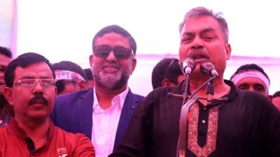 গাইবান্ধা শহরের পৌর পার্কে জেলা বিএনপির উদ্যোগে গণজমায়েতে বক্তব্য দেন সাবেক সংসদ সদস্য মো. হারুনুর রশীদ