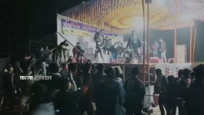 গাইবান্ধার সাদুল্লাপুর উপজেলায় র‍্যাফেল ড্র ও সার্কাস মঞ্চে ভাঙচুরের পর আগুন দিয়েছেন স্থানীয় লোকজন