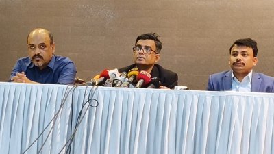 ব্রিফিংয়ে প্রেস সচিব শফিকুল আলম