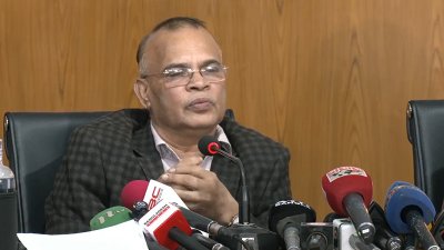 বক্তব্য দিচ্ছেন মোহাম্মদ আলীম আখতার খান