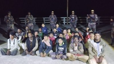 ফেরত আসা জেলেরা