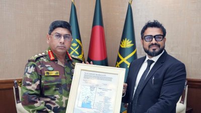 ওয়াকার-উজ-জামান ও মোহাম্মদ এজাজ