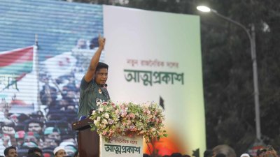 বক্তব্য দিচ্ছেন হাসনাত আব্দুল্লাহ। ছবি: সাজ্জাদ হোসেন