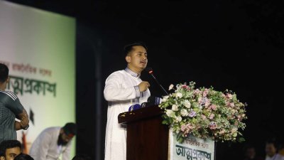 বক্তব্য দিচ্ছেন সারজিস আলম। ছবি: সাজ্জাদ হোসেন