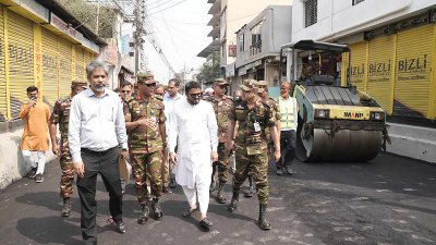 উত্তরখানে চলমান উন্নয়ন কাজ পরিদর্শন ডিএনসিসি প্রশাসক