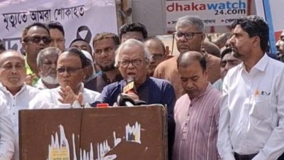 সম্মিলিত নন-এমপিও ঐক্য পরিষদের লাগাতার অবস্থান কর্মসূচিতে বক্তব্য রাখছেন রুহুল কবির রিজভী