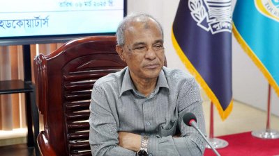সংবাদ সম্মেলনে বক্তব্য রাখছেন স্বরাষ্ট্র উপদেষ্টা অবসরপ্রাপ্ত লে. জেনারেল মো. জাহাঙ্গীর আলম চৌধুরী