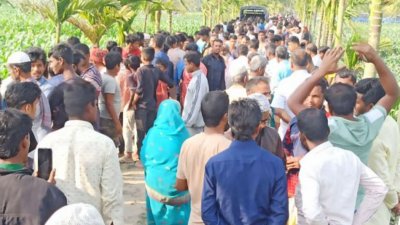 লালমনিরহাট সদর উপজেলার একটি ভুট্টাক্ষেত থেকে অজ্ঞাত এক নারীর মাথাছাড়া লাশ উদ্ধার করেছে পুলিশ