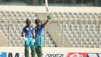 সাদিকুর ও তোফায়েল জয়ের ভিত গড়েন