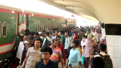 ট্রেনে ঈদযাত্রা (ফাইল ফটো)