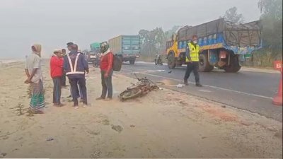 ঘটনাস্থলে পুলিশ