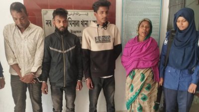 খাগড়াছড়ির দীঘিনালায় আট পর্যটককে অপহরণের পর মুক্তিপণ আদায়ের ঘটনায় এক নারীসহ চার জনকে গ্রেফতার করেছে পুলিশ