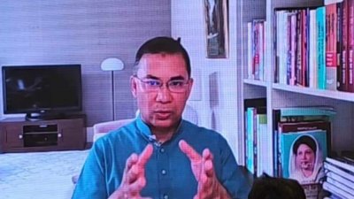 এনডিএম আয়োজিত ইফতার পার্টিতে ভার্চুয়ালি যুক্ত হয়ে বক্তব্য রাখছেন তারেক রহমান
