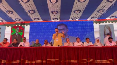 বক্তব্য রাখছেন আমিনুল হক