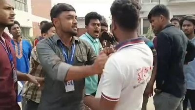 পীরগঞ্জ কারিগরি প্রশিক্ষণ কেন্দ্রে সংবাদ সংগ্রহ করতে গিয়ে হামলার শিকার হয়েছেন তিন সাংবাদিক