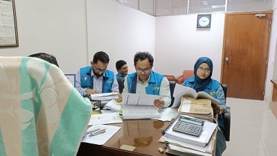 বাংলাদেশ রেলওয়ের প্রধান কার্যালয়ে দুদকের অভিযান