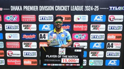 ম্যাচসেরা মাহফুজুর রহমান রাব্বি।