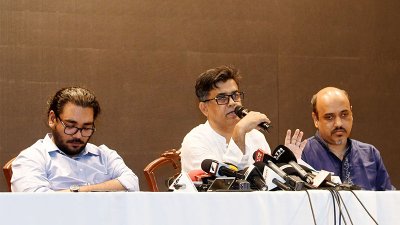 কথা বলছেন শফিকুল আলম