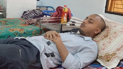 হাসপাতালে চিকিৎসাধীন ইজাজ আহমদ তুনাক