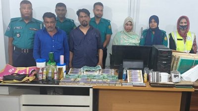 পুলিশের হেফাজতে গ্রেফতার ব্যক্তিরা