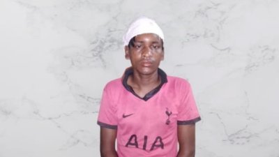 আটক যুবক