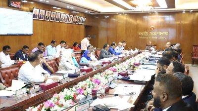 স্বাধীনতা দিবস এবং আসন্ন ঈদের আইনশৃঙ্খলা পরিস্থিতি নিয়ে সচিবালয়ে অনুষ্ঠিত সভা