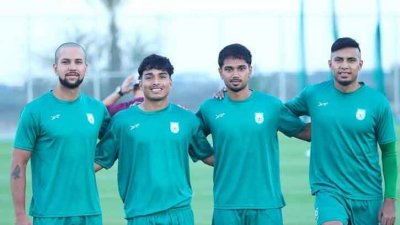 ট্রেনিংয়ে থাকলেও বাদ পড়েছেন ফাহমিদুল (বাঁ থেকে দ্বিতীয়)