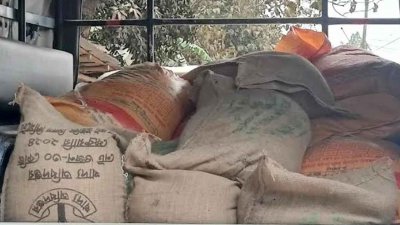 রাজশাহীর গোদাগাড়ীতে পাচারকালে ভিজিএফের দুই হাজার ৬৩২ কেজি চাল জব্দ করা হয়েছে