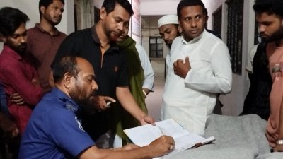 ময়নাতদন্তের জন্য লাশ হাসপাতালে নেওয়া হয়েছে