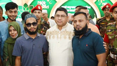 আহতদের সম্মানে সেনাবাহিনী আয়োজিত ইফতার অনুষ্ঠান