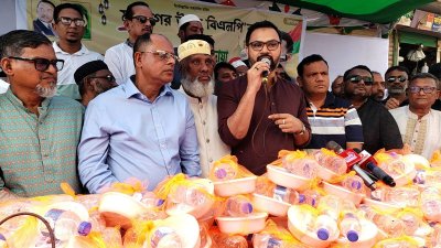 অনুষ্ঠানে বক্তব্য রাখছেন আমিনুল হক