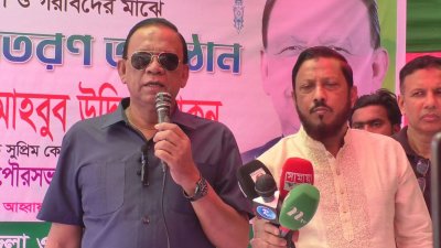 নোয়াখালীতে অনুষ্ঠানে বক্তব্য রেখেছেন বিএনপি চেয়ারপারসনের উপদেষ্টা ও সুপ্রিম কোর্ট আইনজীবী সমিতির সভাপতি মাহবুব উদ্দিন খোকন