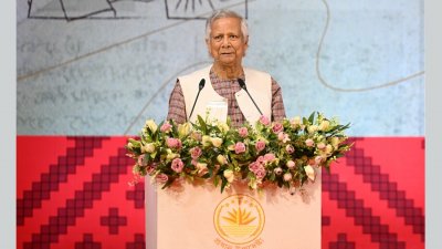 স্বাধীনতা পুরস্কার প্রদান অনুষ্ঠানে প্রধান অতিথির বক্তব্য দিচ্ছেন প্রধান উপদেষ্টা প্রফেসর মুহাম্মদ ইউনূস