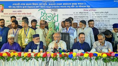 আলোচনা সভায় বক্তব্য দিচ্ছেন রুহুল কবির রিজভী