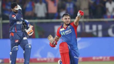 আশুতোষের জয় উদযাপন