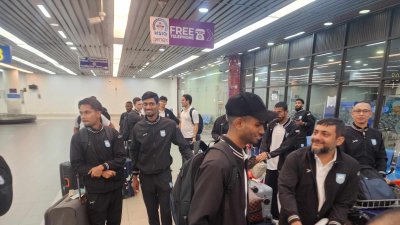 ঢাকায় পৌঁছেছে বাংলাদেশ দল।