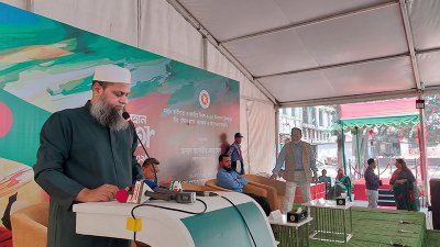 বক্তবৗ দিচ্ছেন ঢাকা জেলা প্রশাসক তানভীর আহমেদ