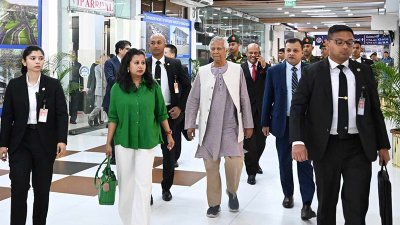 চার দিনের সফরে ঢাকা ত্যাগ করেছেন প্রধান উপদেষ্টা প্রফেসর মুহাম্মদ ইউনূস